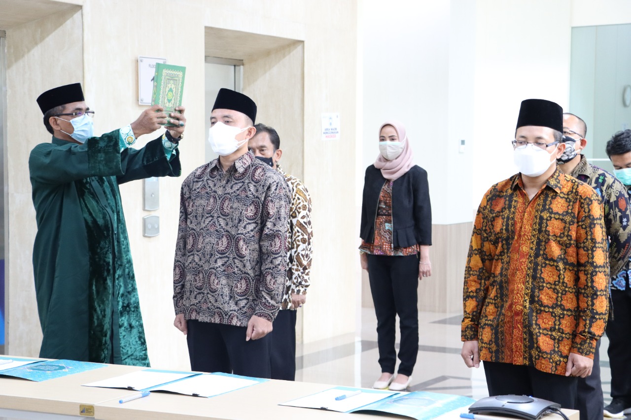 UIII Rector Inaugurated Four Heads of Study Program in a Hybrid Ceremony