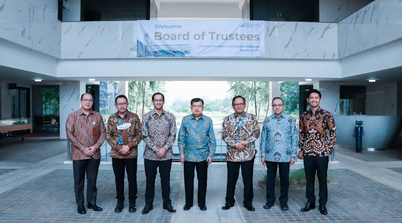 UIII's Board of Trustees held a meeting on UIII's Campus 