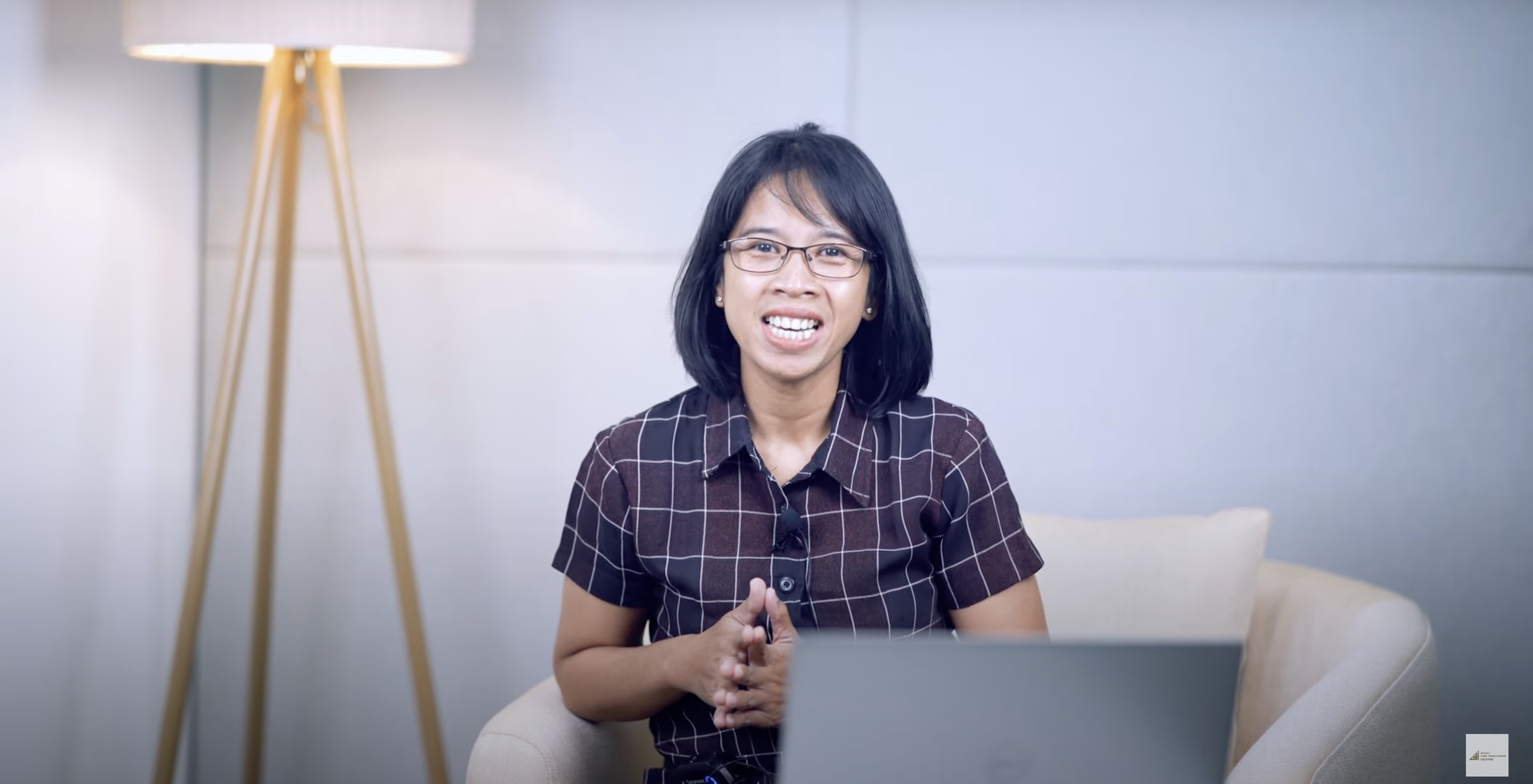 Thriving in Thesis Writing: Valuable Insights from Dr. Destina Wahyu Winarti