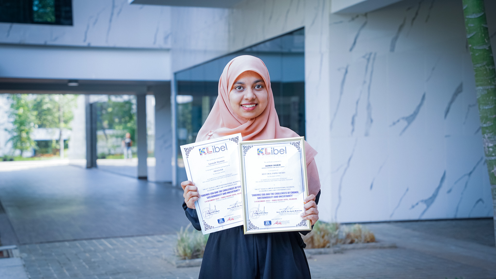 UIII Student Wins ‘Best Paper Award’ at Prestigious International Forum
