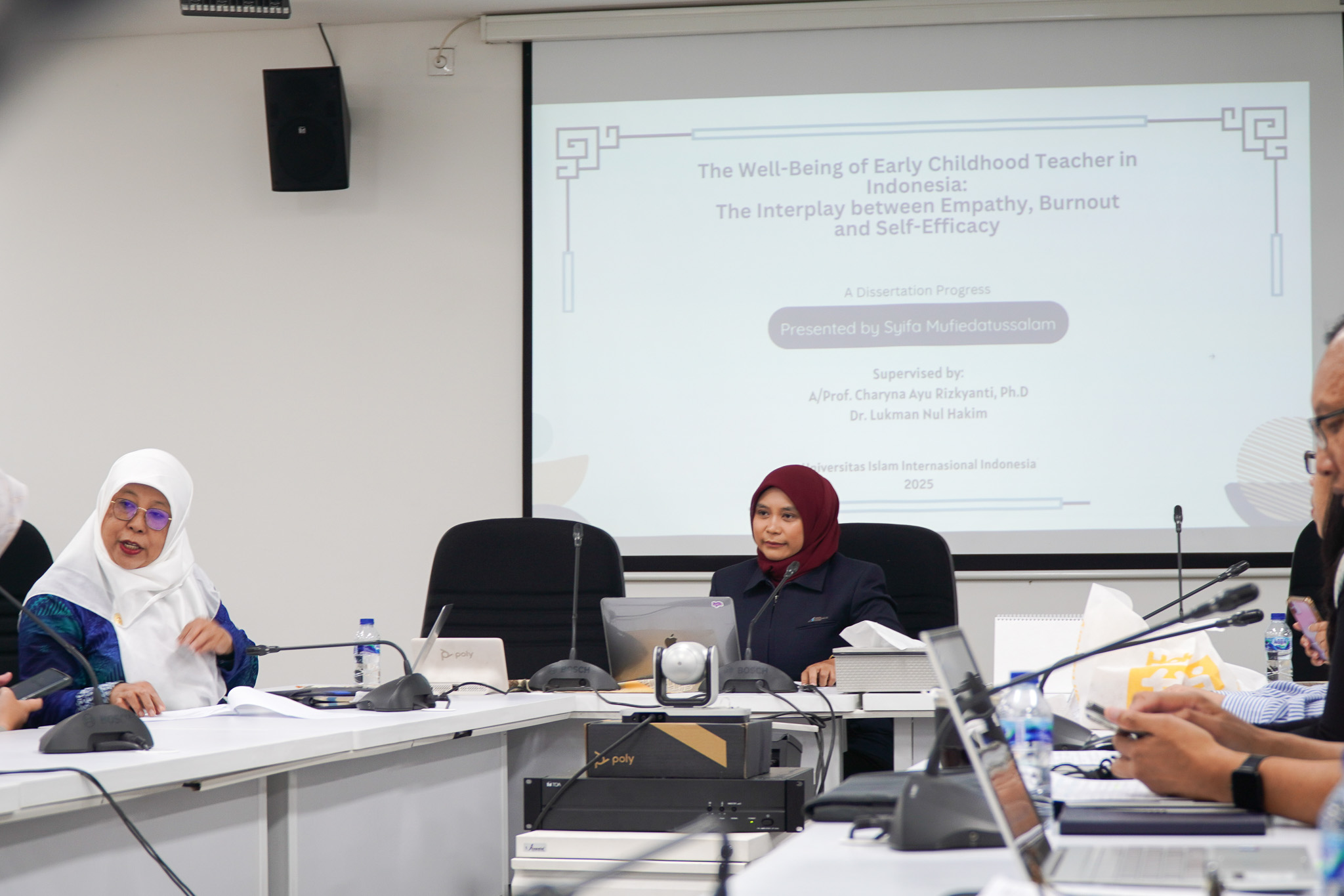 FoE Holds Dissertation Progress Forum for First Batch PhD Students