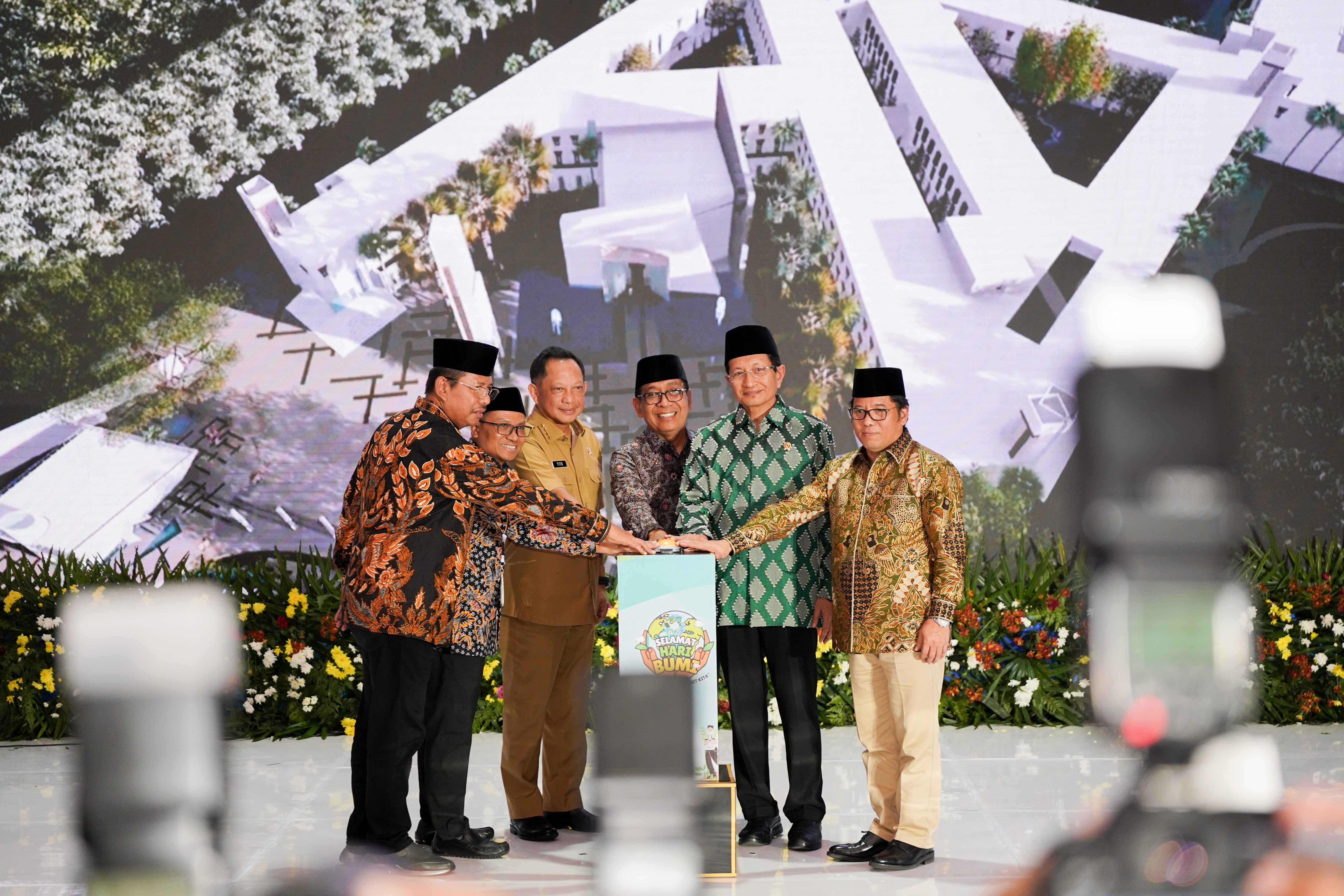 UIII Hosts Official Launch of Indonesia’s One Million Matoa Trees Movement