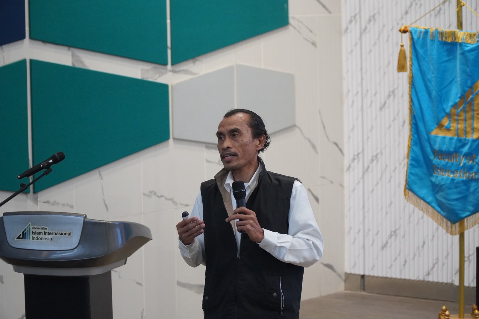 Who Teaches Students Islam? UIII Lunchtalk Explores the Formation of Religious Understanding in Indonesian Schools