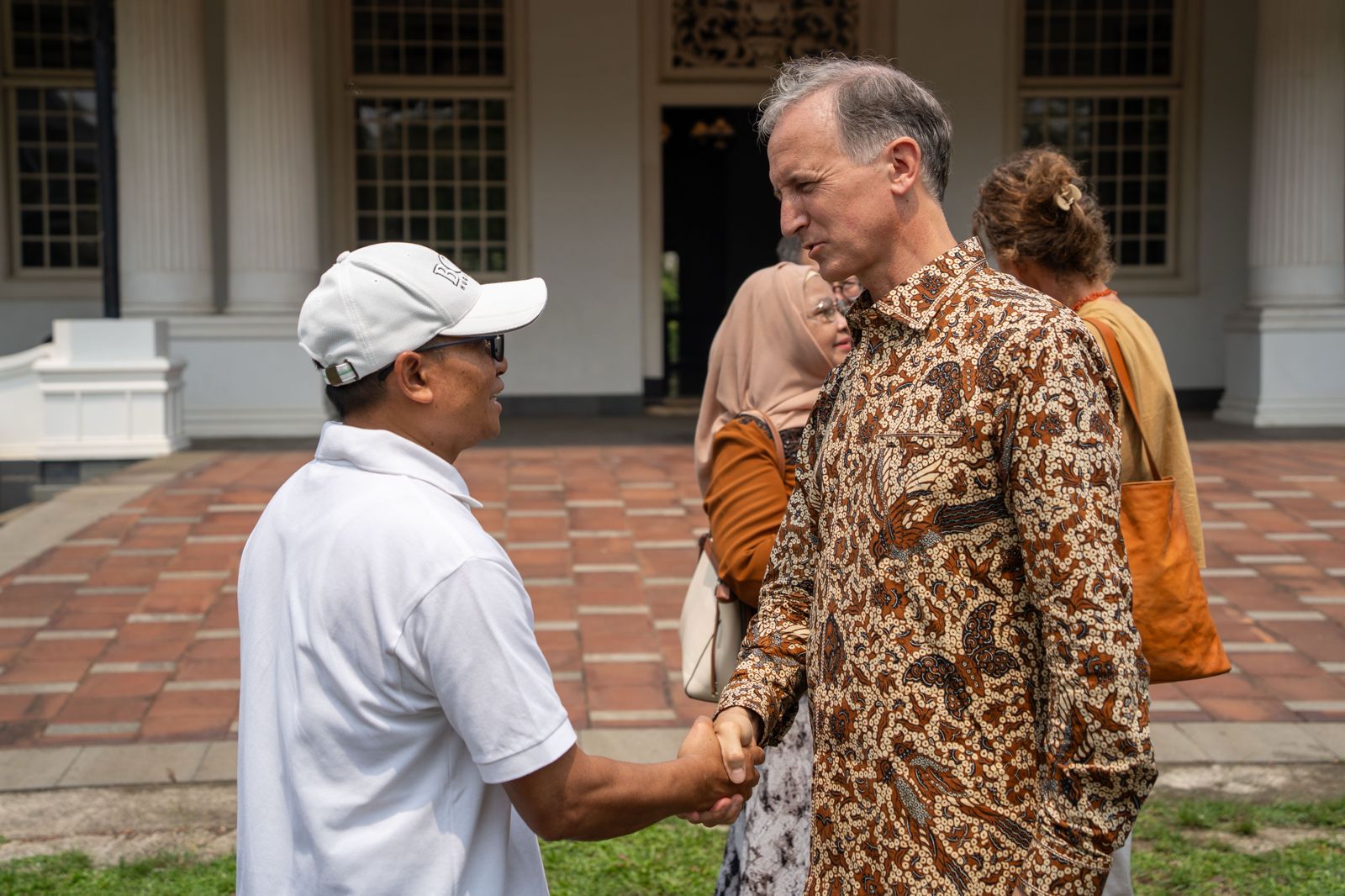 “The Future of Our Relationship Is Bright” Dutch Ambassador Visits UIII and Restored Colonial House
