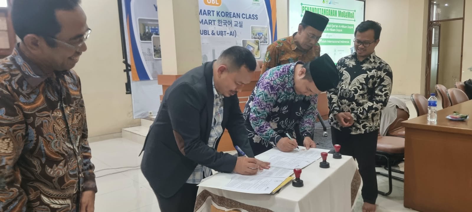 UIII Faculty of Islamic Studies and STKQ Al-Hikam Sign Cooperation Agreement to Strengthen Education and Research